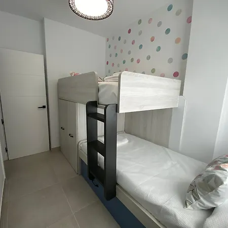 Playa La Barrosa, Alojamientoslola Apartment *
