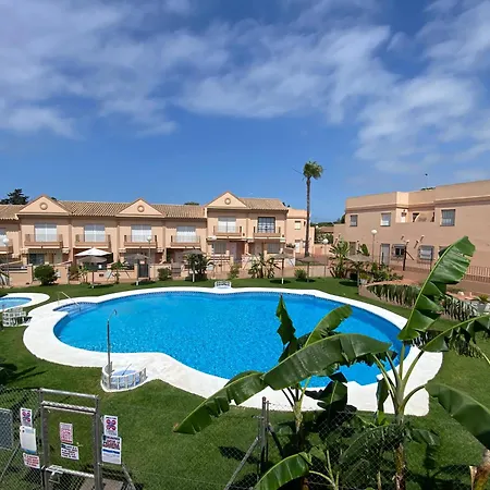 Playa La Barrosa, Alojamientoslola Apartment